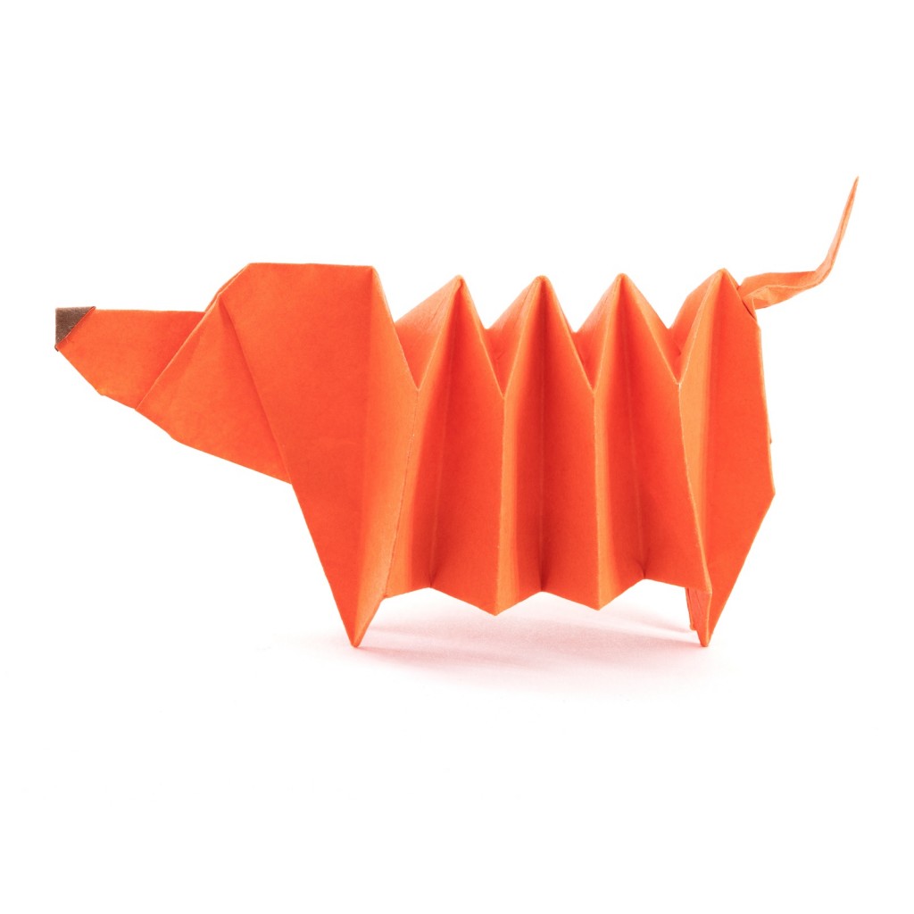 Origami Hund, süßer lebendiger Dackel, aus Papier handgemacht